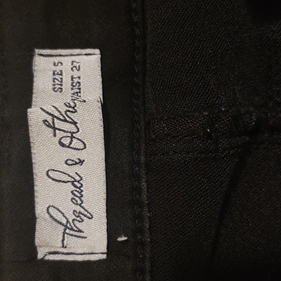 Thread and Others Juniors Black Denim Shorts - Picture 2 of 4